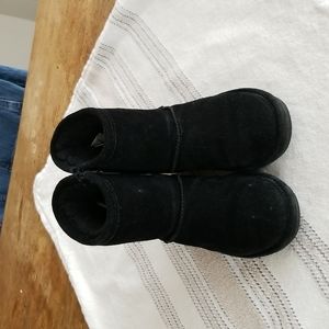 Toddler girls Black  Bearpaw boots, size 10